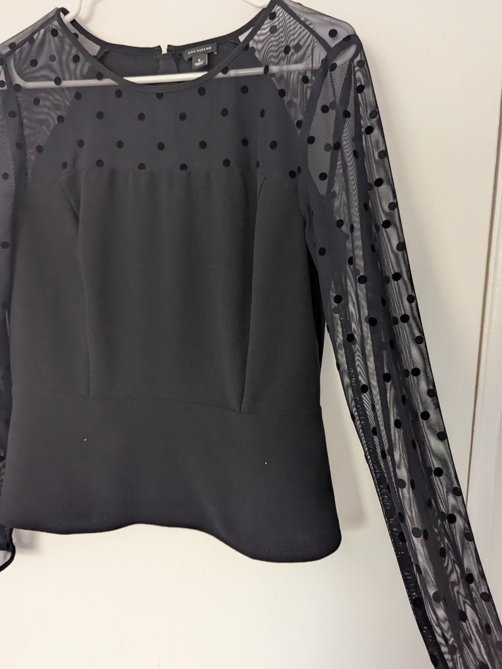 Ann Taylor Peplum Blouse Size 4 Black Polka Dot Mesh Sleeve Zip Back Top - Picture 3 of 12
